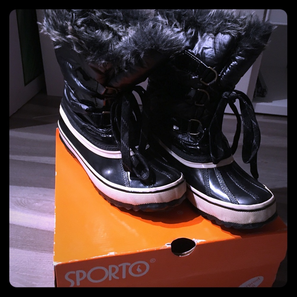 Cozy Black Snow Boots!